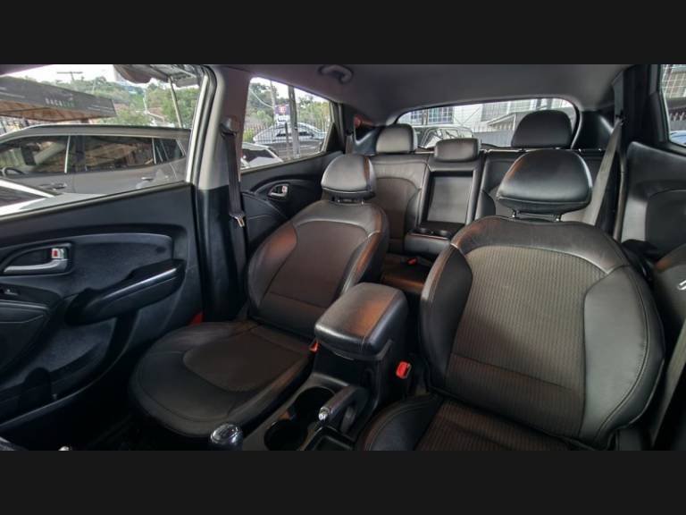 HYUNDAI - IX35 - 2012/2013 - Prata - R$ 59.900,00