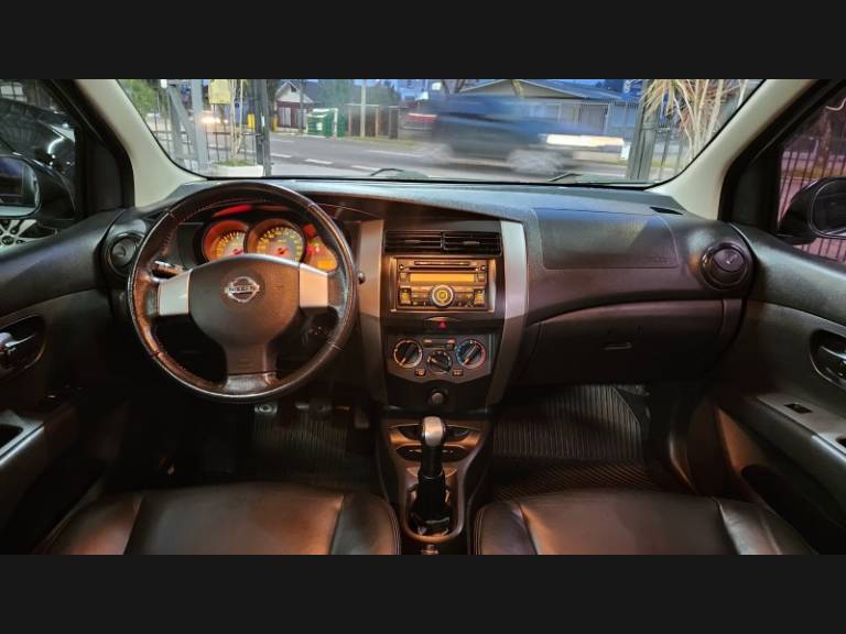 NISSAN - LIVINA - 2013/2013 - Prata - Sob Consulta