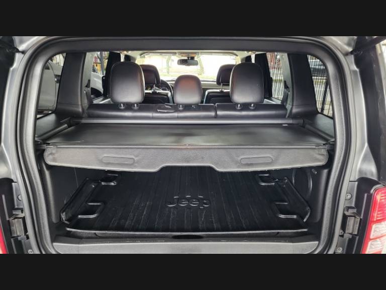 JEEP - CHEROKEE - 2011/2011 - Preta - Sob Consulta