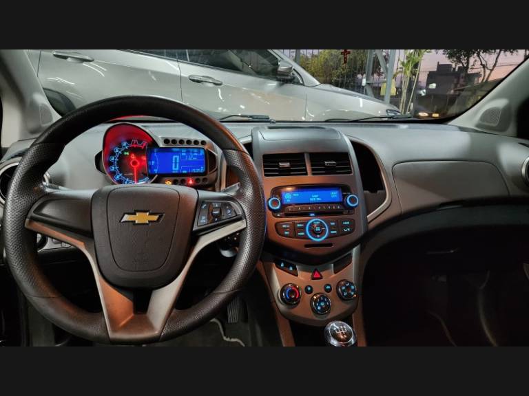 CHEVROLET - SONIC - 2012/2013 - Preta - Sob Consulta