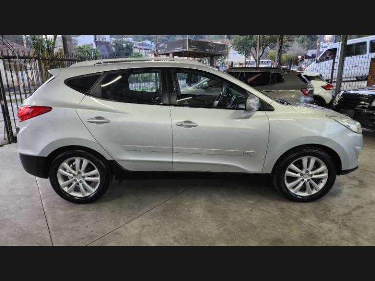 HYUNDAI - IX35 - 2012/2013 - Prata - R$ 59.900,00