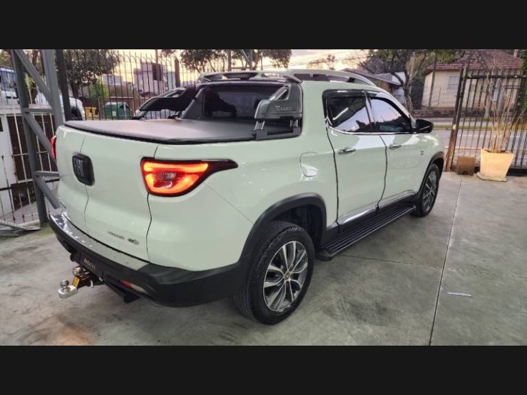 FIAT - TORO - 2019/2020 - Branca - Sob Consulta