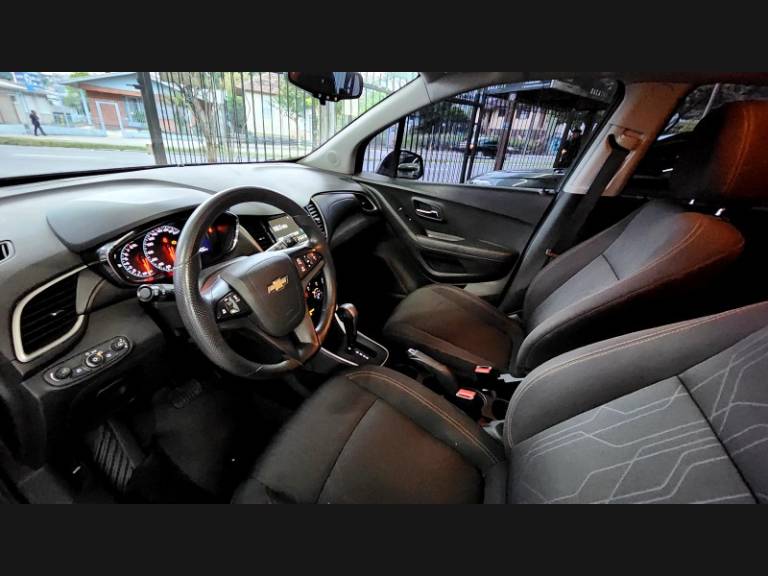 CHEVROLET - TRACKER - 2018/2019 - Preta - R$ 74.900,00