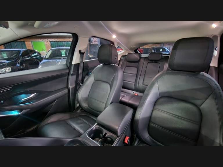 JAGUAR - E-PACE - 2019/2019 - Vermelha - Sob Consulta
