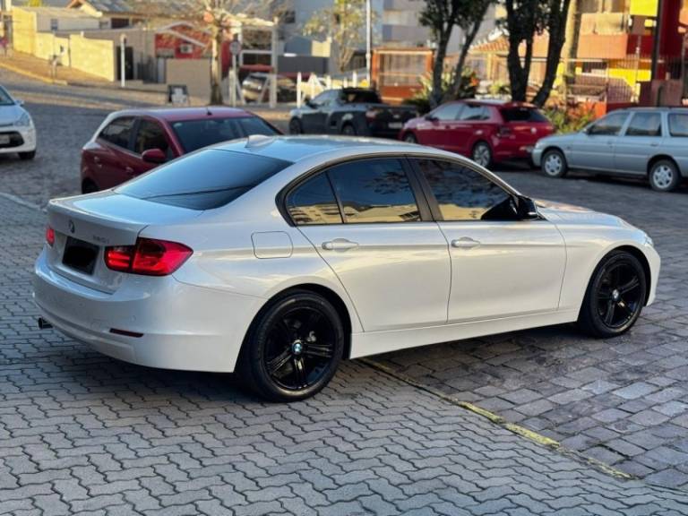 BMW - 320I - 2013/2014 - Branca - Sob Consulta