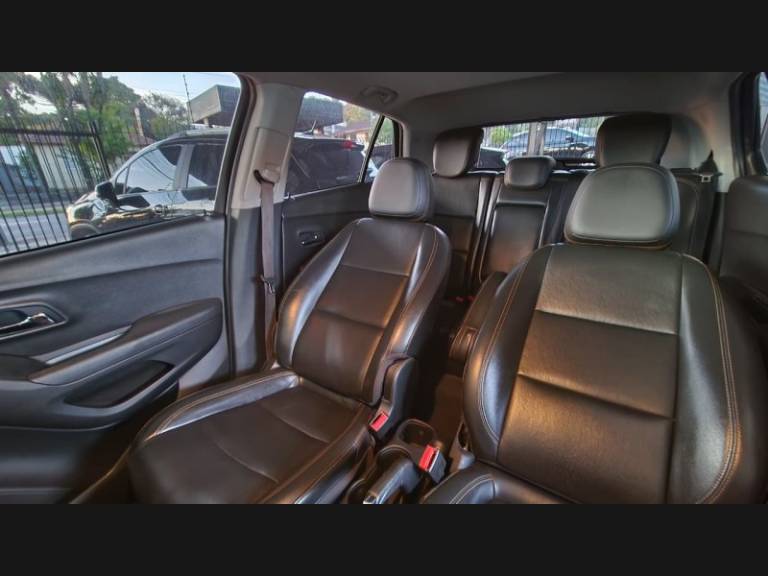 CHEVROLET - TRACKER - 2018/2018 - Branca - R$ 89.900,00