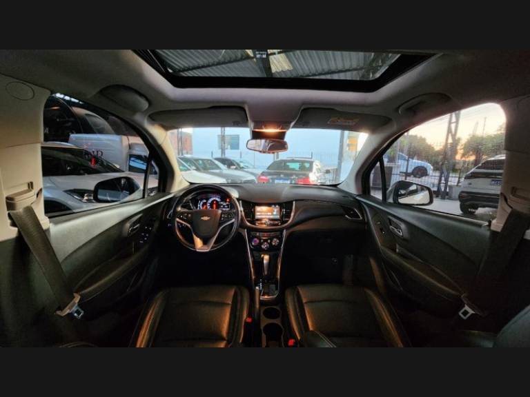 CHEVROLET - TRACKER - 2018/2018 - Branca - R$ 89.900,00