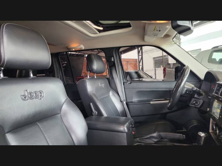 JEEP - CHEROKEE - 2011/2011 - Preta - Sob Consulta
