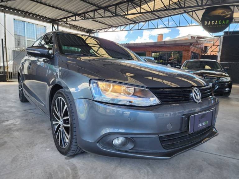 VOLKSWAGEN - JETTA - 2011/2012 - Cinza - Sob Consulta