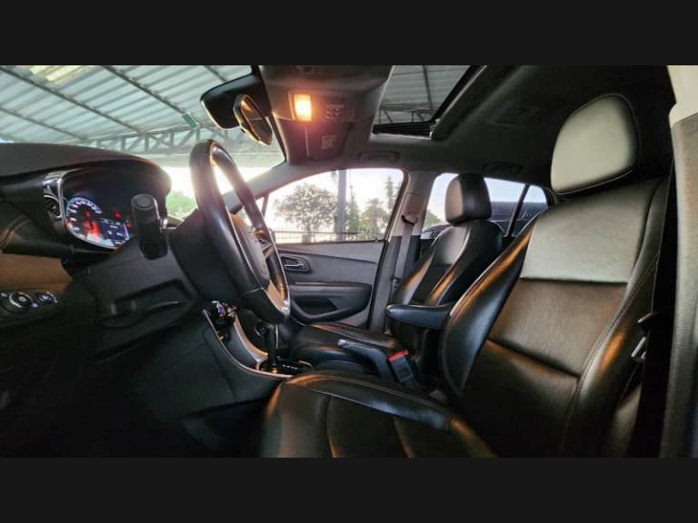 CHEVROLET - TRACKER - 2018/2018 - Branca - R$ 89.900,00