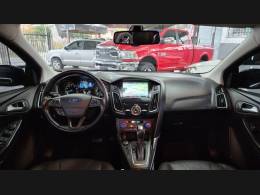 FORD - FOCUS - 2015/2016 - Preta - Sob Consulta