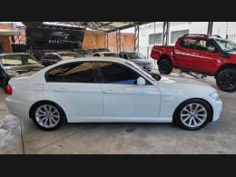BMW - 320I - 2011/2012 - Branca - Sob Consulta