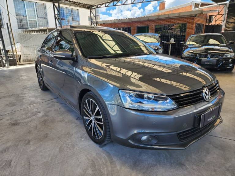 VOLKSWAGEN - JETTA - 2011/2012 - Cinza - Sob Consulta