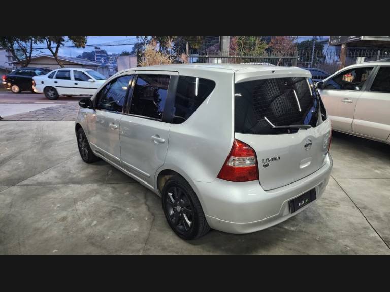 NISSAN - LIVINA - 2013/2013 - Prata - Sob Consulta