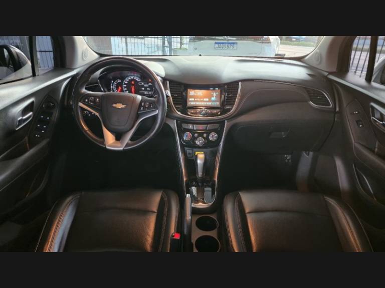 CHEVROLET - TRACKER - 2018/2018 - Branca - R$ 89.900,00