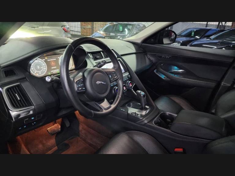 JAGUAR - E-PACE - 2019/2019 - Vermelha - Sob Consulta